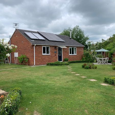 The Hideaway Villa Stratford-upon-Avon Bagian luar foto