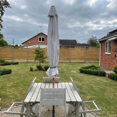 The Hideaway Villa Stratford-upon-Avon Bagian luar foto