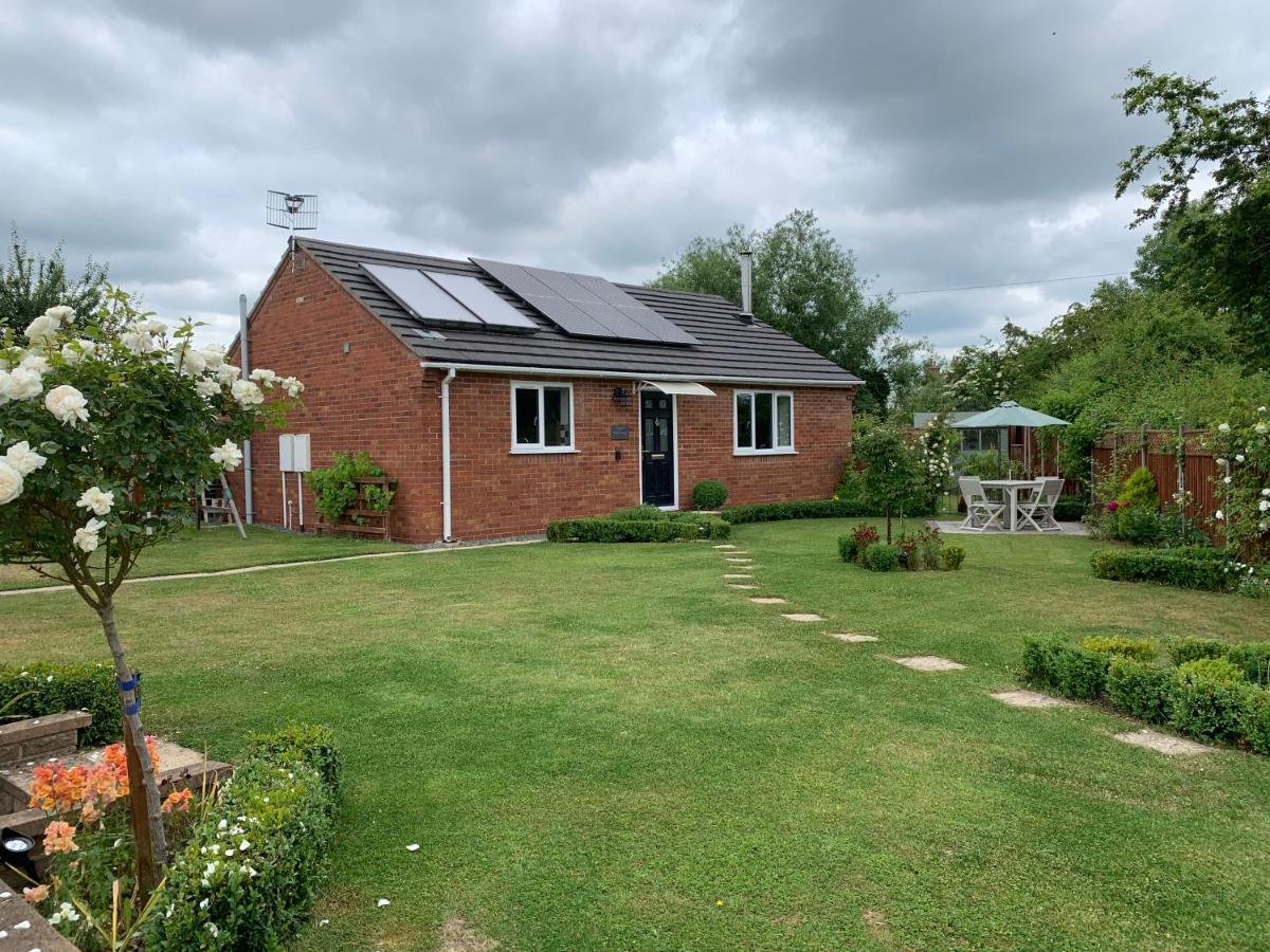 The Hideaway Villa Stratford-upon-Avon Bagian luar foto