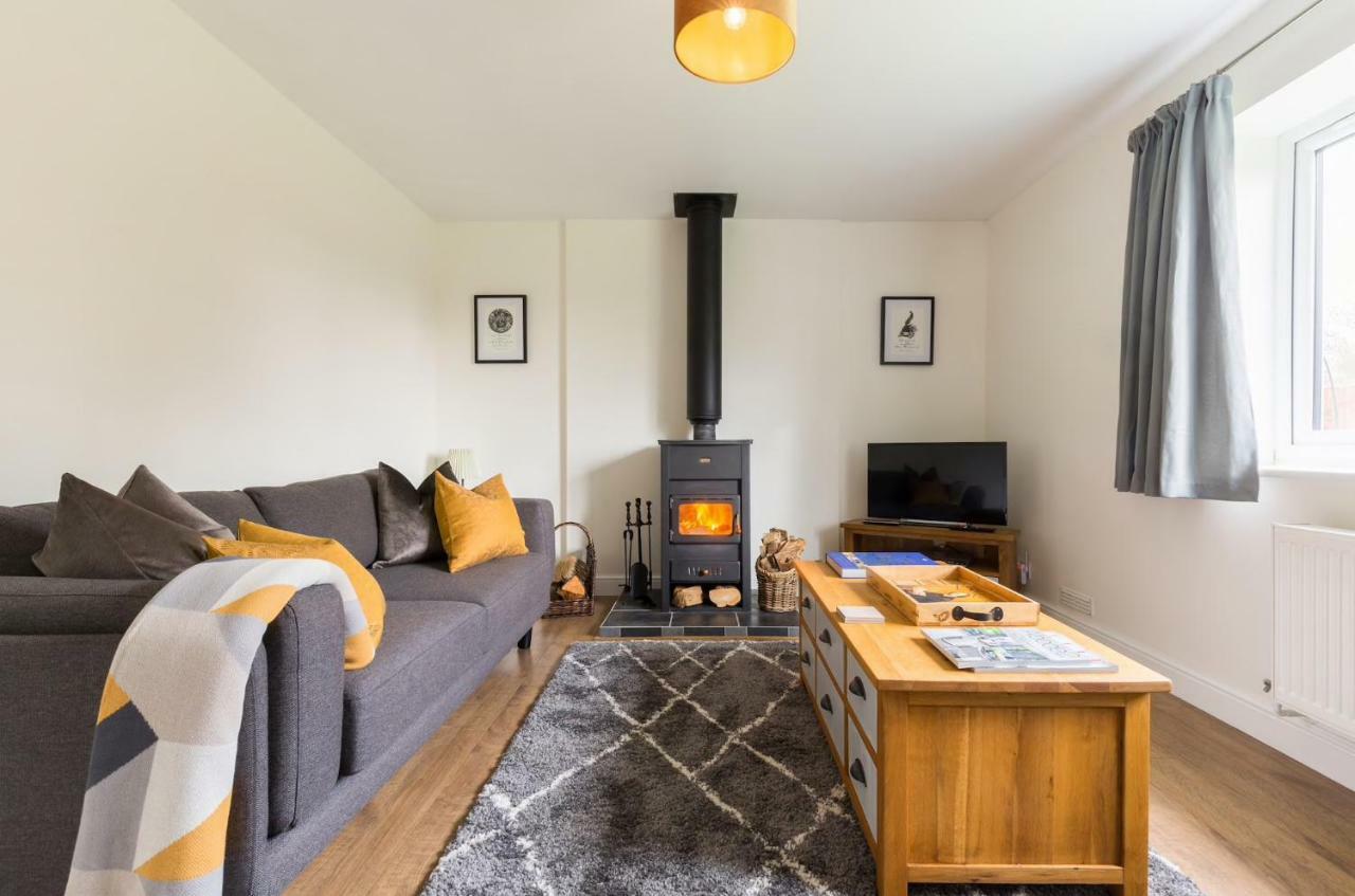 The Hideaway Villa Stratford-upon-Avon Bagian luar foto