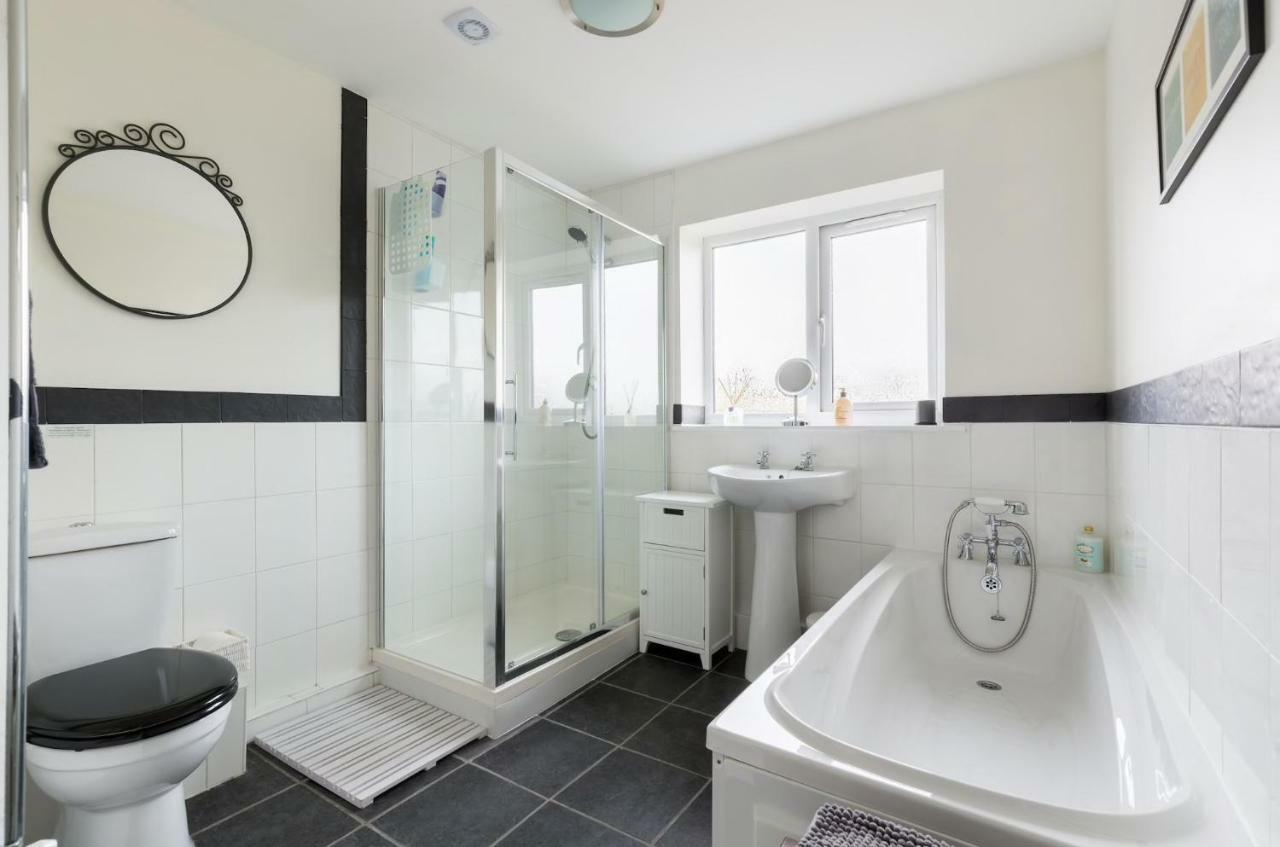 The Hideaway Villa Stratford-upon-Avon Bagian luar foto