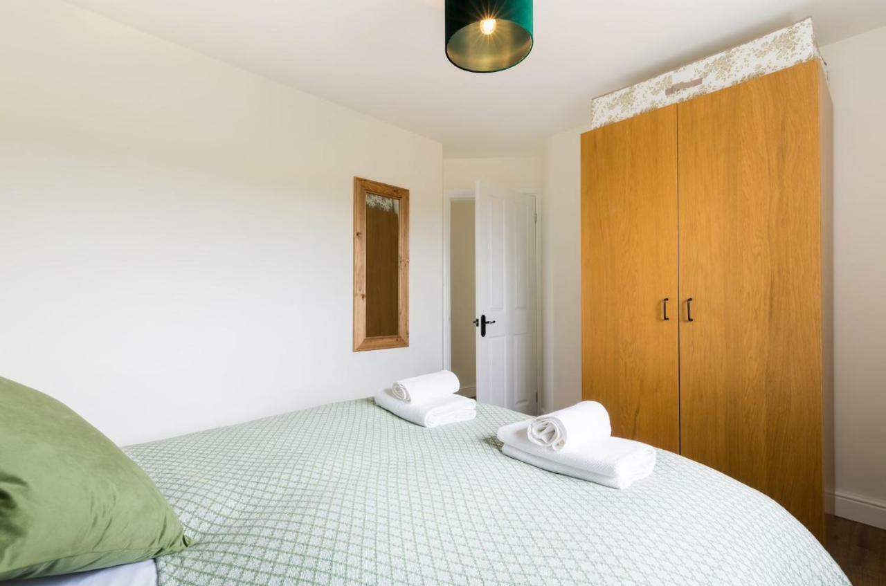 The Hideaway Villa Stratford-upon-Avon Bagian luar foto