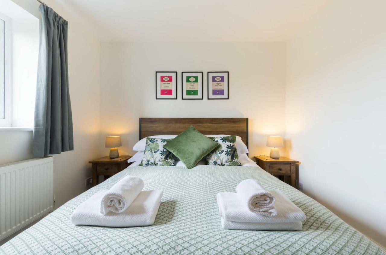 The Hideaway Villa Stratford-upon-Avon Bagian luar foto
